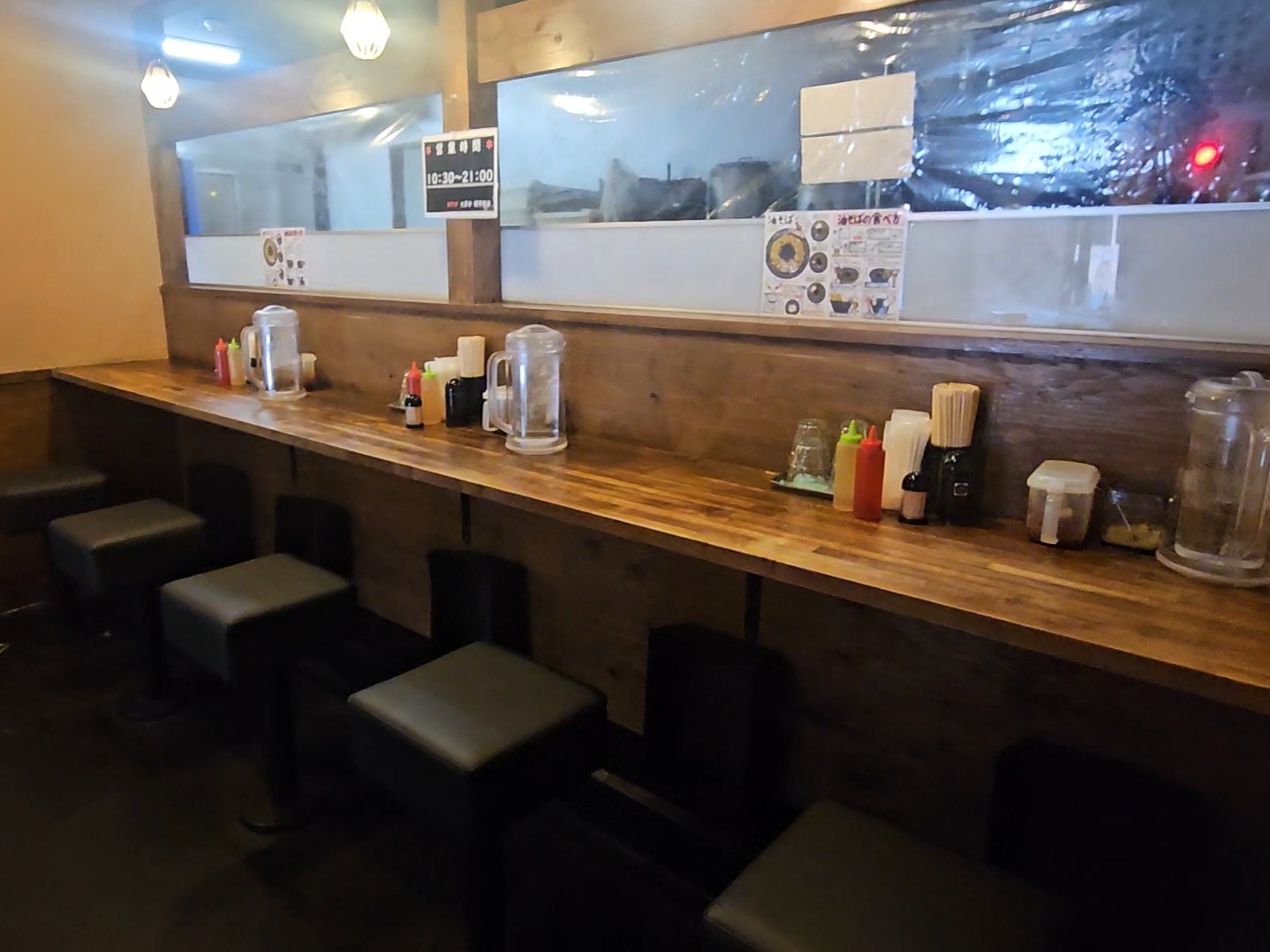 大革命　店内