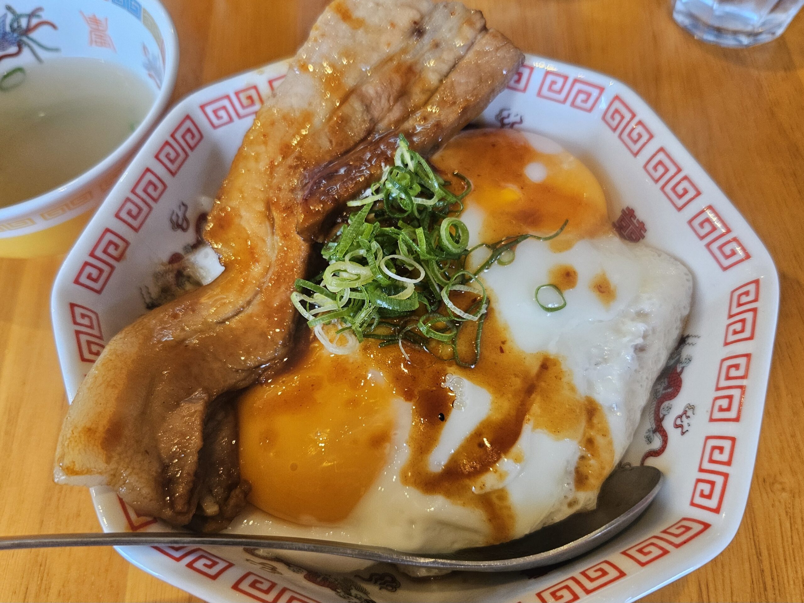 チャーハン研究所明　料理