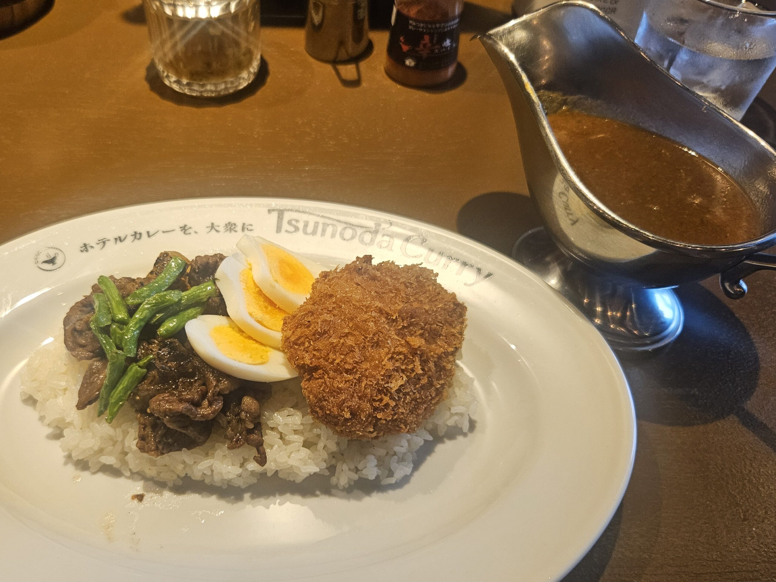 津の田カリー　料理