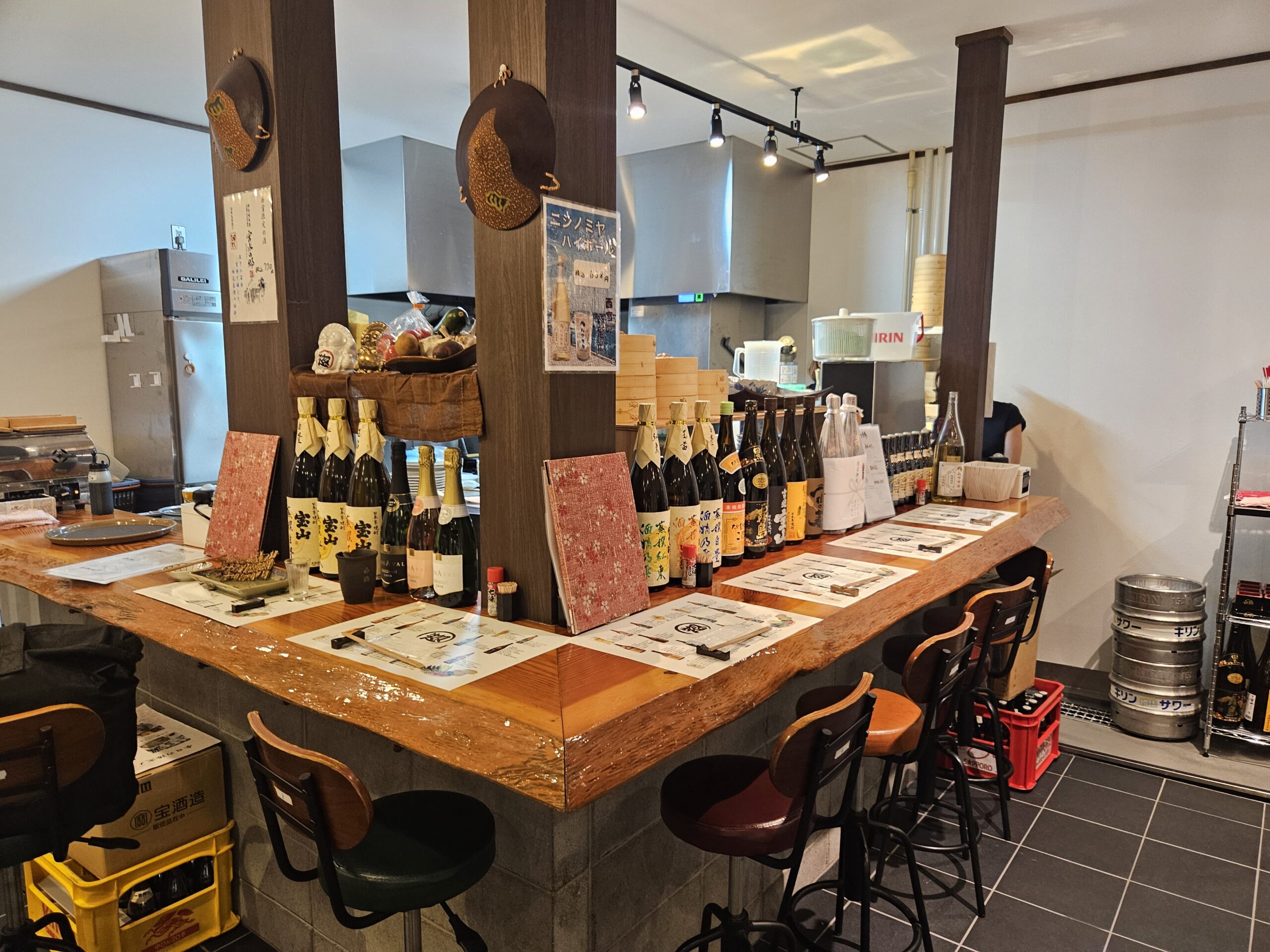 まる惣　店内
