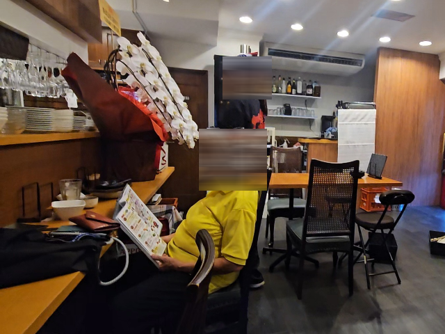 赤おに家門戸厄神店　店内