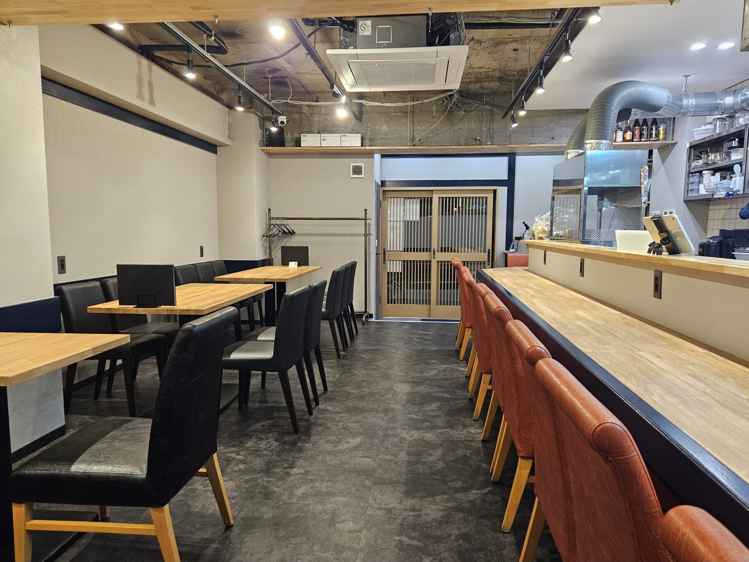 炭火のたね　店内