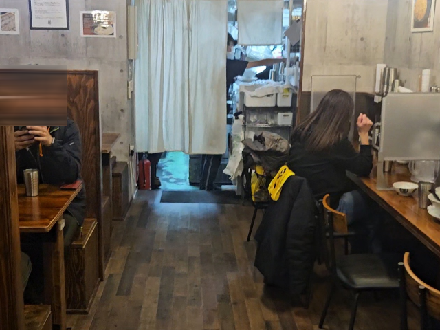 醤油時々塩　店内